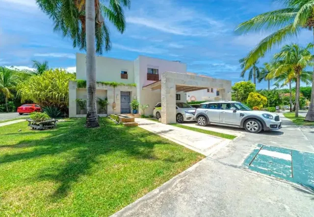2 STORY — Maison (5 c.c.)
